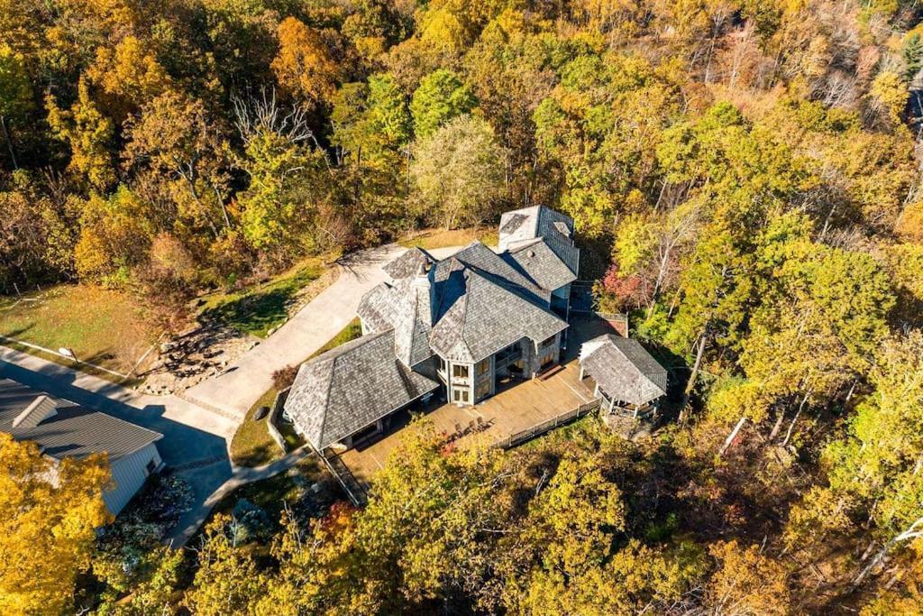 Mountain Bliss: Estate W/ Views~Firepit~Hot Tub~Gburg 5Min~3 Pools Villa Гетлинбург Екстериор снимка