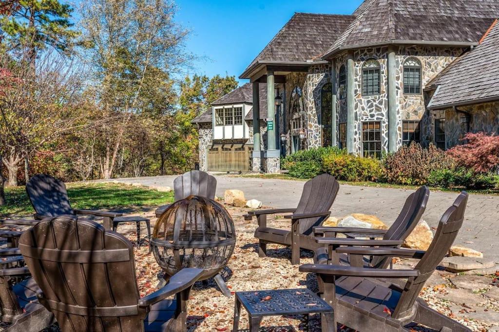 Mountain Bliss: Estate W/ Views~Firepit~Hot Tub~Gburg 5Min~3 Pools Villa Гетлинбург Екстериор снимка